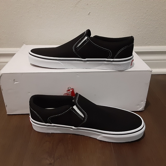 Vans - Picture 3 of 4